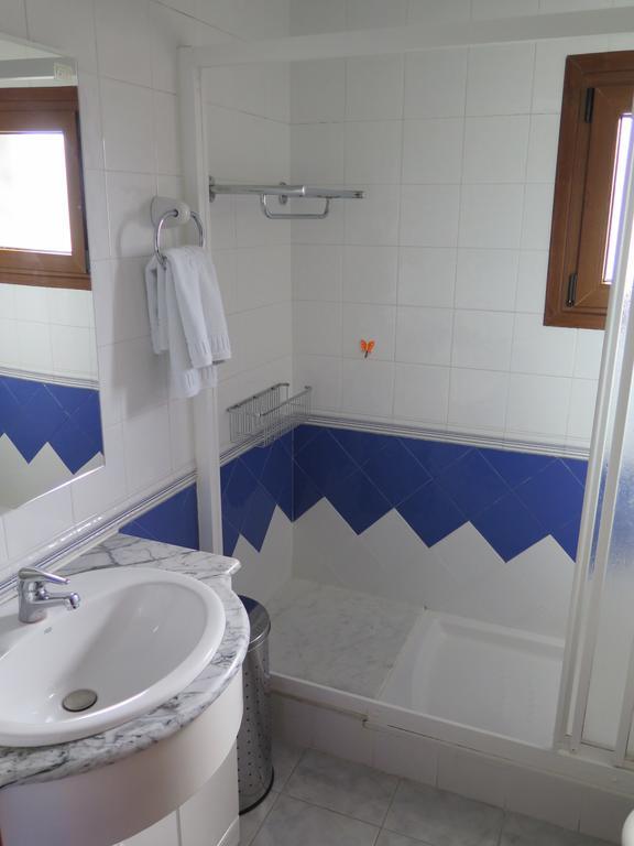 Apartaments El Ribal Valencia D'Aneu Екстер'єр фото